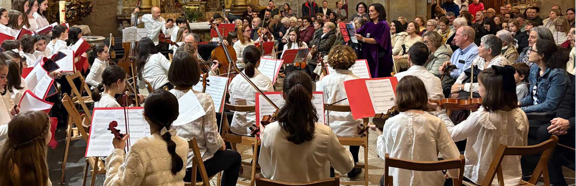 CMQ / A Orquestra Infantil participa no concerto "Despedida del Villancico" na Igrexa de San Bartolomé